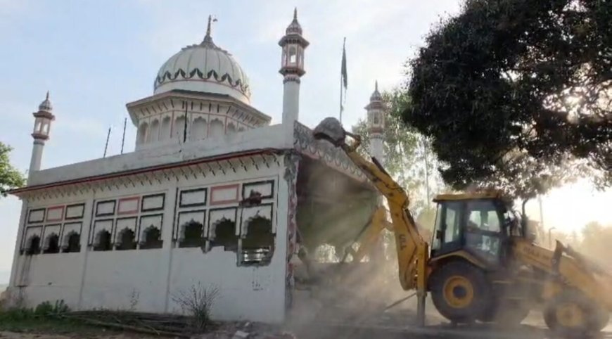उत्तराखंड: धामी सरकार ने अवैध मजार को किया ध्वस्त, सरकारी भूमि पर कब्जा था