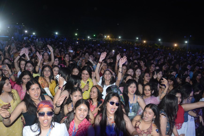 श्री गुरु राम राय विश्वविद्यालय में प्रियंका मेहर की परफॉर्मेंस ने बढ़ाई धूम, युवा हुए झूम