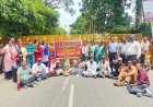 RRP ने भाजपा को बादाम भेजकर किया लोकायुक्त के गठन का विरोध, पुलिस ने रोका कूच