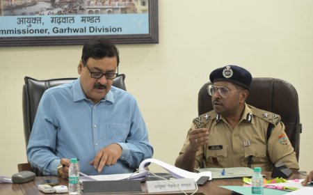 गढ़वाल आयुक्त की सख्त कार्रवाई: लैंड फ्रॉड के 45 मामलों का त्वरित निस्तारण