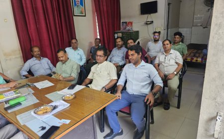 राज्य निगम कर्मचारी महासंघ की बैठक में कर्मचारियों की समस्याओं और मांगों पर हुई विस्तार से चर्चा