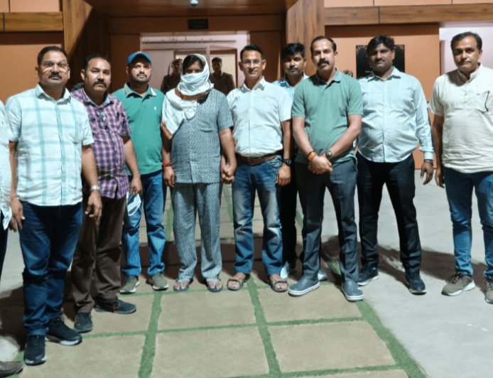 धेनु एग्रो घोटाला: 50 हजार का इनामी फरार आरोपी गिरफ्तार, लाखों की ठगी का खुलासा