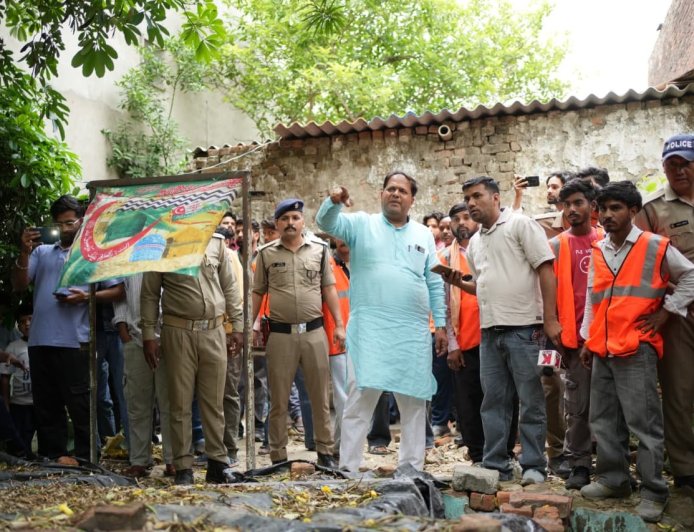 उत्तराखंड में घर के अंदर अब्बू को दफनाने के बाद बनी मजार, अधिकारियों में मचा हड़कंप
