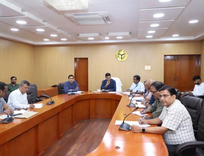 उत्तर प्रदेश में आंधी-तूफान से प्रभावित बिजली सप्लाई को आर्डर में लाने की कोशिशें, ऊर्जा मंत्री ने की समीक्षा