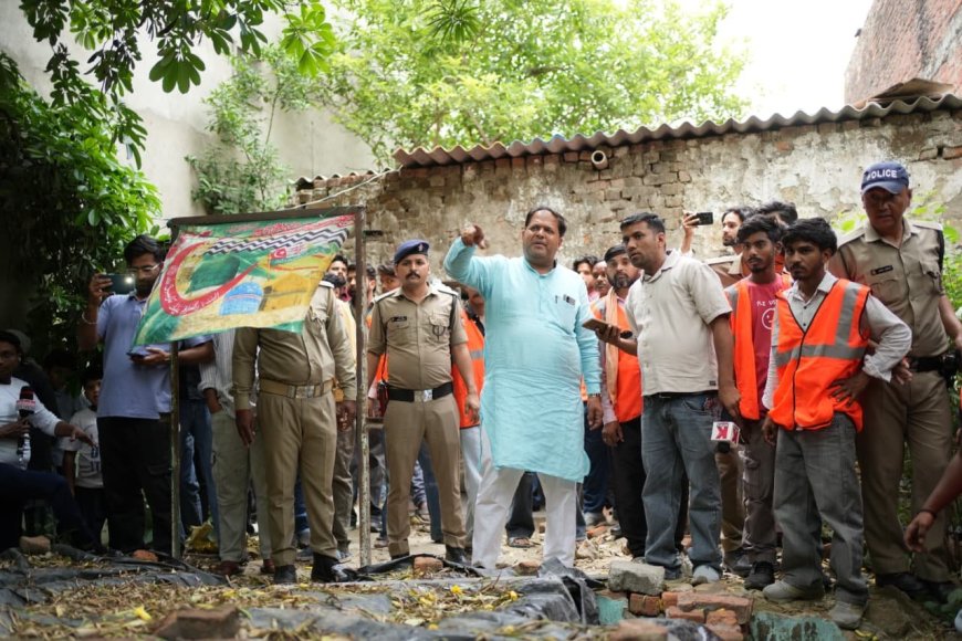 उत्तराखंड में घर के अंदर अब्बू को दफनाने के बाद बनी मजार, अधिकारियों में मचा हड़कंप