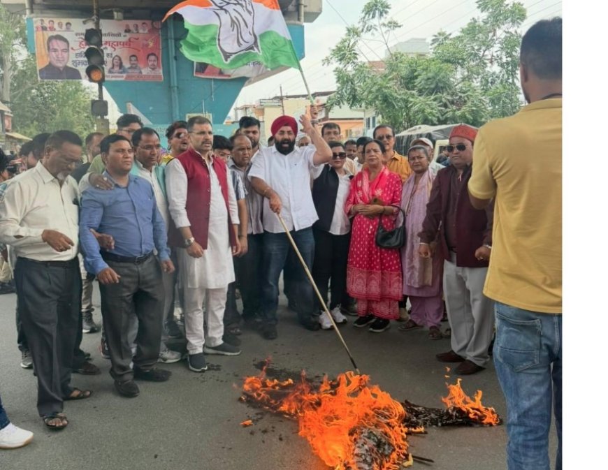 चंपावत गैंगरेप मामले पर विपक्ष एवं महिला संगठनों का विरोध प्रदर्शन