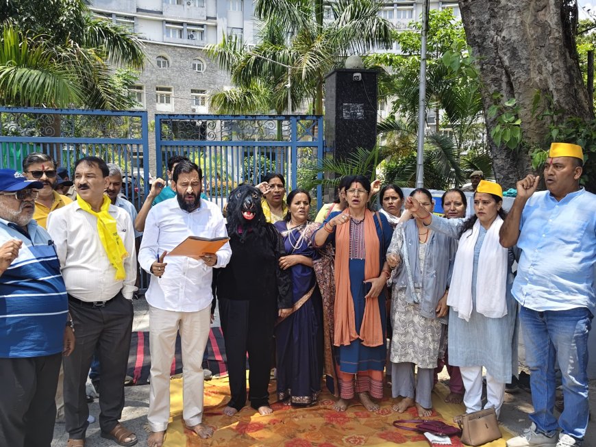 किसानों का गुस्सा: भालुओं से फसलों के नुकसान पर RRP का वन विभाग मुख्यालय पर जोरदार प्रदर्शन