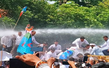 दून में NEET पेपर लीक मामले पर बवाल: कांग्रेसी कार्यकर्ताओं का प्रदर्शन, शिक्षा मंत्री से इस्तीफे की मांग