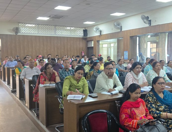 धर्मपुर विधानसभा में मतदाता सूची को त्रुटिरहित बनाने के लिए प्रशिक्षण कार्यक्रम, 8 जून से घर-घर जाएंगे गणना फार्म