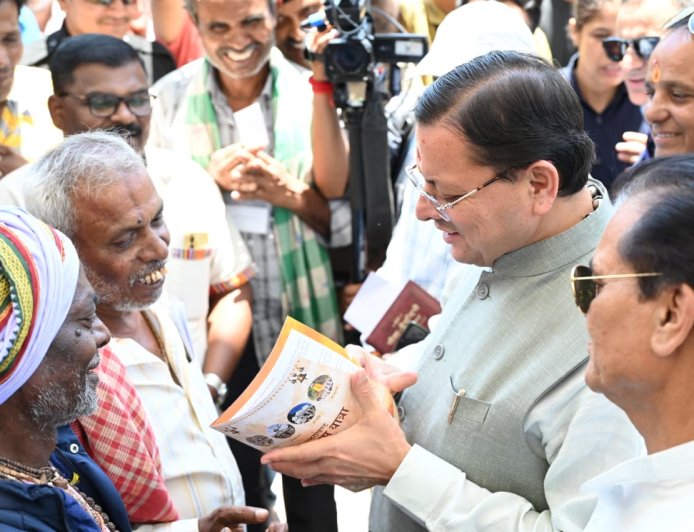 ऋषिकेश ट्रांजिट कैंप का सीएम धामी ने किया निरीक्षण, श्रद्धालुओं की दी यात्रा का फीडबैक