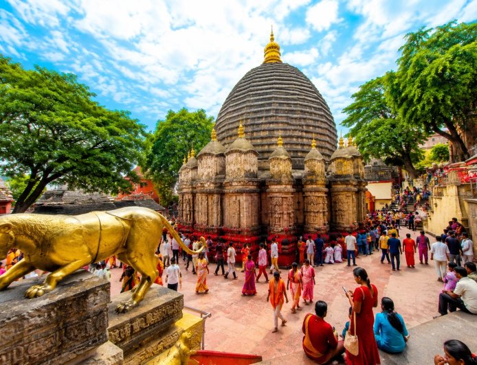 कामाख्या मंदिर में श्रद्धालुओं की अत्यधिक भीड़, आस्था का अद्भुत संगम!