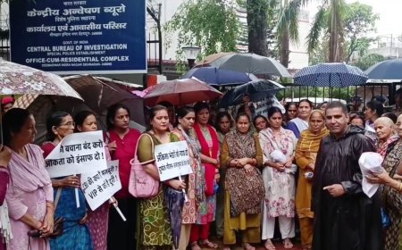 अंकिता भंडारी हत्याकांड: भारी बारिश में सीबीआई कार्यालय के समक्ष आंदोलनकारियों की आवाज़ें गूंजीं