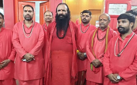 मनसा देवी मंदिर के पुजारी पहनने लगे बिना जेब वाले कपड़े, ट्रस्ट के अध्यक्ष ने ली तलाशी