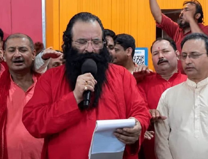हरिद्वार के मनसा देवी मंदिर में नए नियम, बिना जेब के कुर्ते में पुजारी, सीसीटीवी से होगी Monitoring