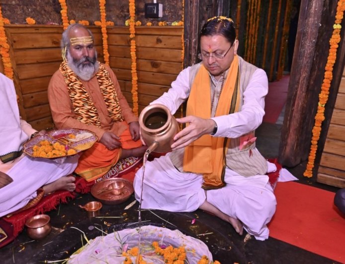 मुख्यमंत्री धामी का वृद्ध जागेश्वर में जनकल्याण के लिए प्रार्थना