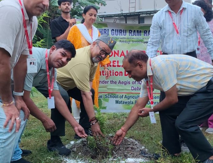 श्री गुरु राम राय विश्वविद्यालय में प्रकृति संरक्षण का महत्व बताया गया