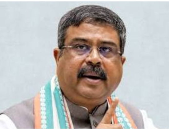 शिक्षा मंत्री धर्मेंद्र प्रधान का इस्तीफा: छात्रों के प्रदर्शन का असर