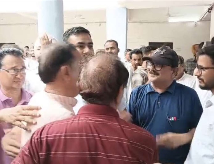 सितारगंज तहसील बंद: 20 घंटे बाद सामान्य हुआ कामकाज, दोनों आरोपी हुए रिहा