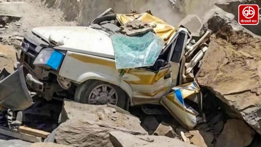 लाहौल-स्पीति में टैक्सी पर गिरी चट्टान, हादसे में 13 लोगों की मौत, राहत कार्य जारी