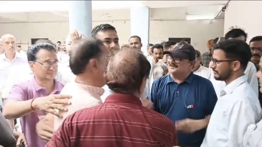सितारगंज तहसील बंद: 20 घंटे बाद सामान्य हुआ कामकाज, दोनों आरोपी हुए रिहा
