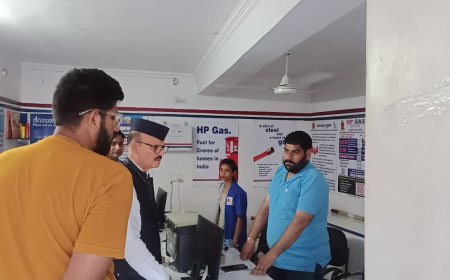 LPG Cylinder वालों के लिए जरूरी खबर! 15 अगस्त तक करा लें e-KYC, नहीं तो हो सकती है गैस सप्लाई में परेशानी