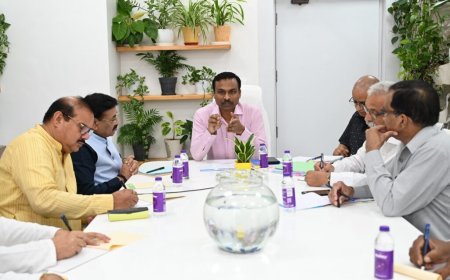 देहरादून: अपर मुख्य निर्वाचन अधिकारी की अध्यक्षता में राजनीतिक दलों के साथ महत्वपूर्ण बैठक, मतदाता सूची पुनरीक्षण पर जोर