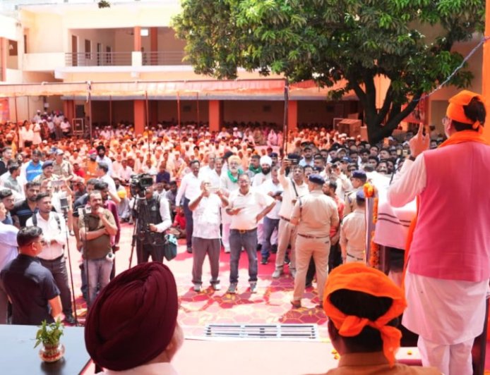 मुख्यमंत्री पुष्कर सिंह धामी ने शहीद ऊधम सिंह को श्रद्धांजलि अर्पित की