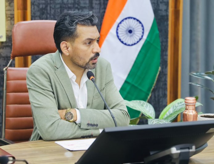 जिला अस्पताल की वित्तीय स्थिति पर डीएम का कड़ा रुख; लावारिस मरीजों के लिए खास निर्णय