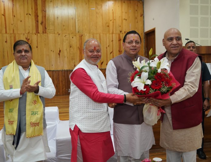 उत्तराखंड सरकार और जनता के बीच संचार समन्वय का न्यूनतम बिंदु - धामी