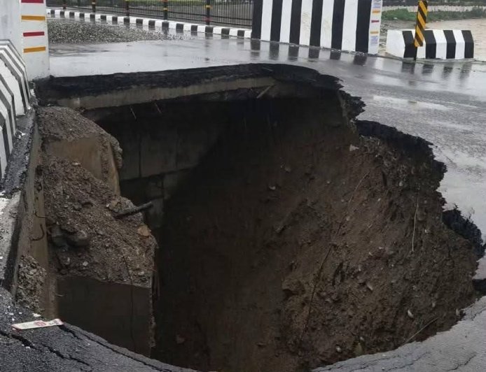हिमालयन कंस्ट्रक्शन कंपनी का लाइसेंस निलंबित, टेंडर प्रक्रिया से ब्लैकलिस्ट