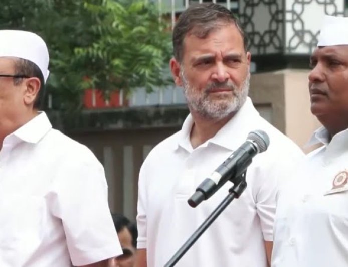 कांग्रेस मुख्यालय में ‘वंदे मातरम्’ बजने की राजनीतिक हलचल: राहुल-सोनिया और खड़गे के VIDEO पर बवाल
