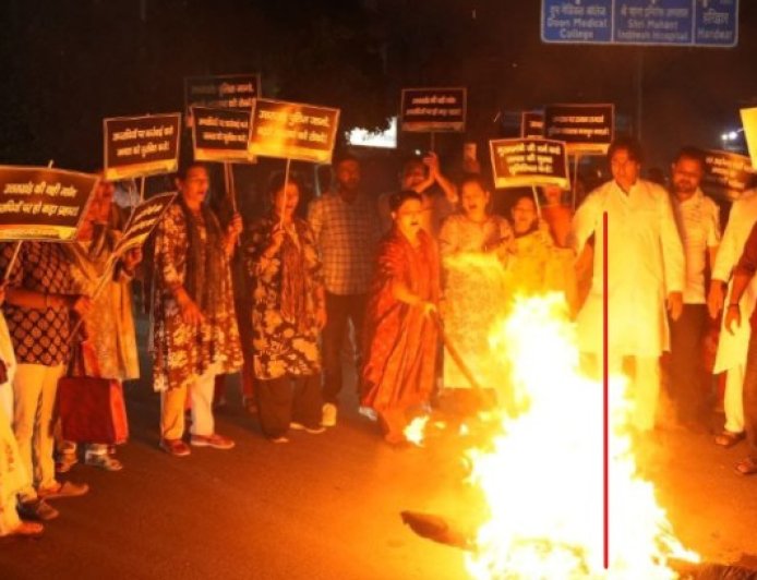 कांग्रेस का विरोध: देहरादून में महंगाई और अपराध बढ़ने के खिलाफ सड़कों पर उतरे कार्यकर्ता