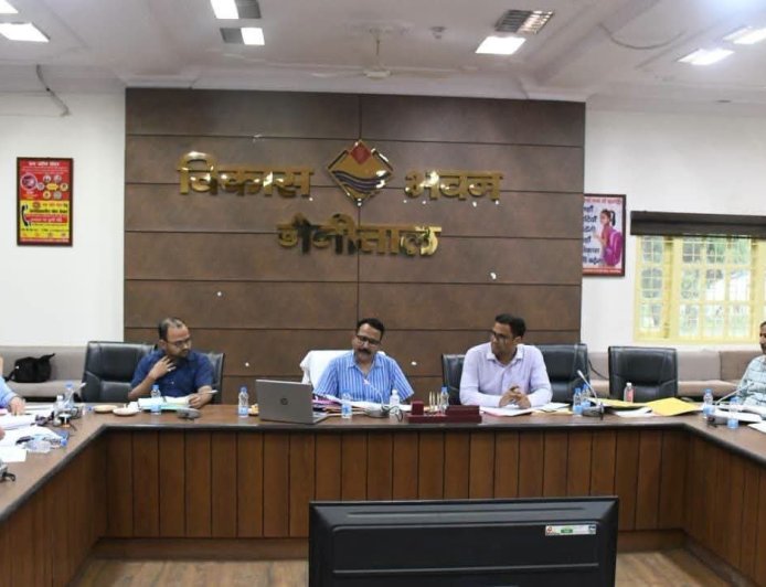 उत्तराखंड: जिलाधिकारी की अध्यक्षता में निजी विद्यालयों की शुल्क संबंधी शिकायतों की समीक्षा