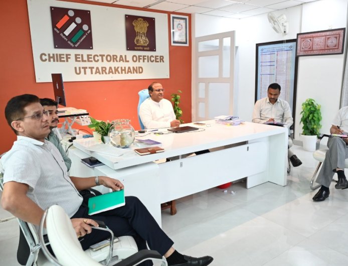 लापरवाही के मामले में अफसरों की जिम्मेदारी तय करेगा चुनावी आयोग