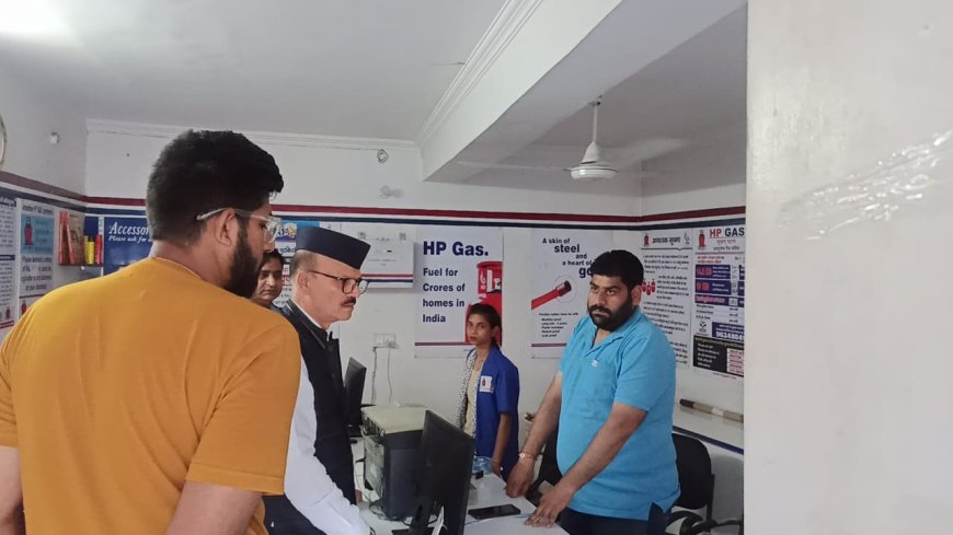 गैस उपभोक्ताओं के लिए महत्वपूर्ण सूचना! 15 अगस्त तक कराएं e-KYC, अन्यथा होगी गैस सप्लाई में समस्या