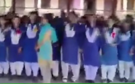 शिक्षक नियुक्ति की मांग को लेकर छात्राओं ने खोला मोर्चा