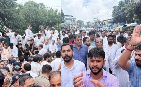 शुद्धिकरण मामला:  भारी बारिश के बीच कांग्रेस का सीएम आवास घेराव, हिरासत में लिए गए वरिष्ठ नेता