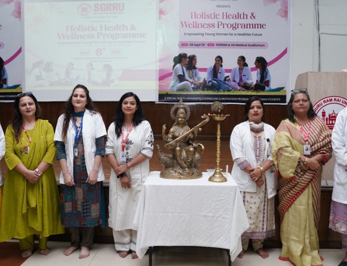 पीरियड्स से मेंटल हेल्थ तक… SGRRU में छात्राओं को मिले सेहत के जरूरी मंत्र
