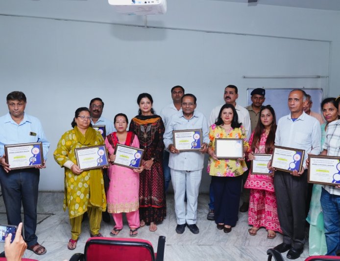 मौत के बाद भी रोशनी बांटेंगे नेत्रदाता! श्री महंत इन्दिरेश अस्पताल में हुआ खास सम्मान
