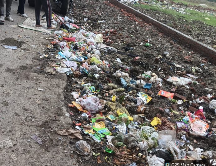देहरादून में प्लास्टिक पर प्रशासन का डंडा! 1776 दुकानों की जांच, 550 के चालान और 1.96 लाख जुर्माना