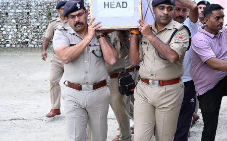 हल्द्वानी: कर्तव्यपथ का साथी हुआ विदा, आरक्षी प्रकाश नैनवाल को नैनीताल पुलिस ने दी अंतिम विदाई