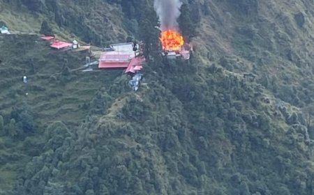 बागेश्वर: नवरात्र में बदीयाकोट के प्राचीन मां भगवती मंदिर में भीषण अग्निकांड, ऐतिहासिक मंदिर को भारी क्षति
