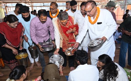 मां डाट काली मंदिर में हरीश रावत ने कराया भंडारा, प्रदेश की सुख-समृद्धि की कामना की