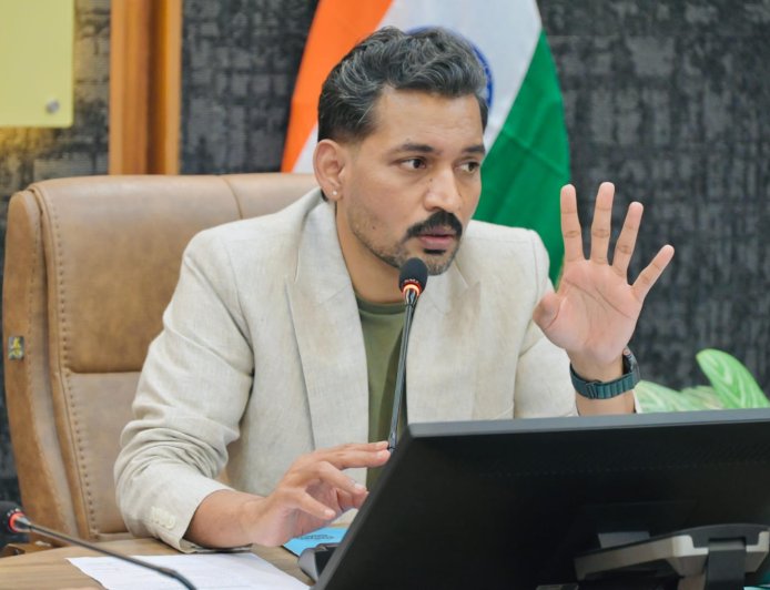 देहरादून चुनाव 2026: 12-13 अक्टूबर को कमीशन का दौरा, EVM-VVPAT और मतदान केंद्रों की होगी जांच