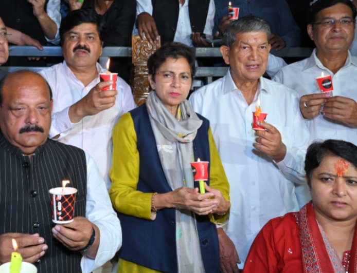 दुष्यंत गौतम की राज्यपाल पद पर नियुक्ति के विरोध में कैंडल मार्च