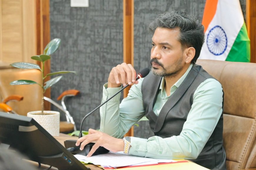 मातृ मृत्यु के 12 मामलों ने बढ़ाई चिंता, देहरादून DM ने कसा शिकंजा; लापरवाही पर ANM निलंबित